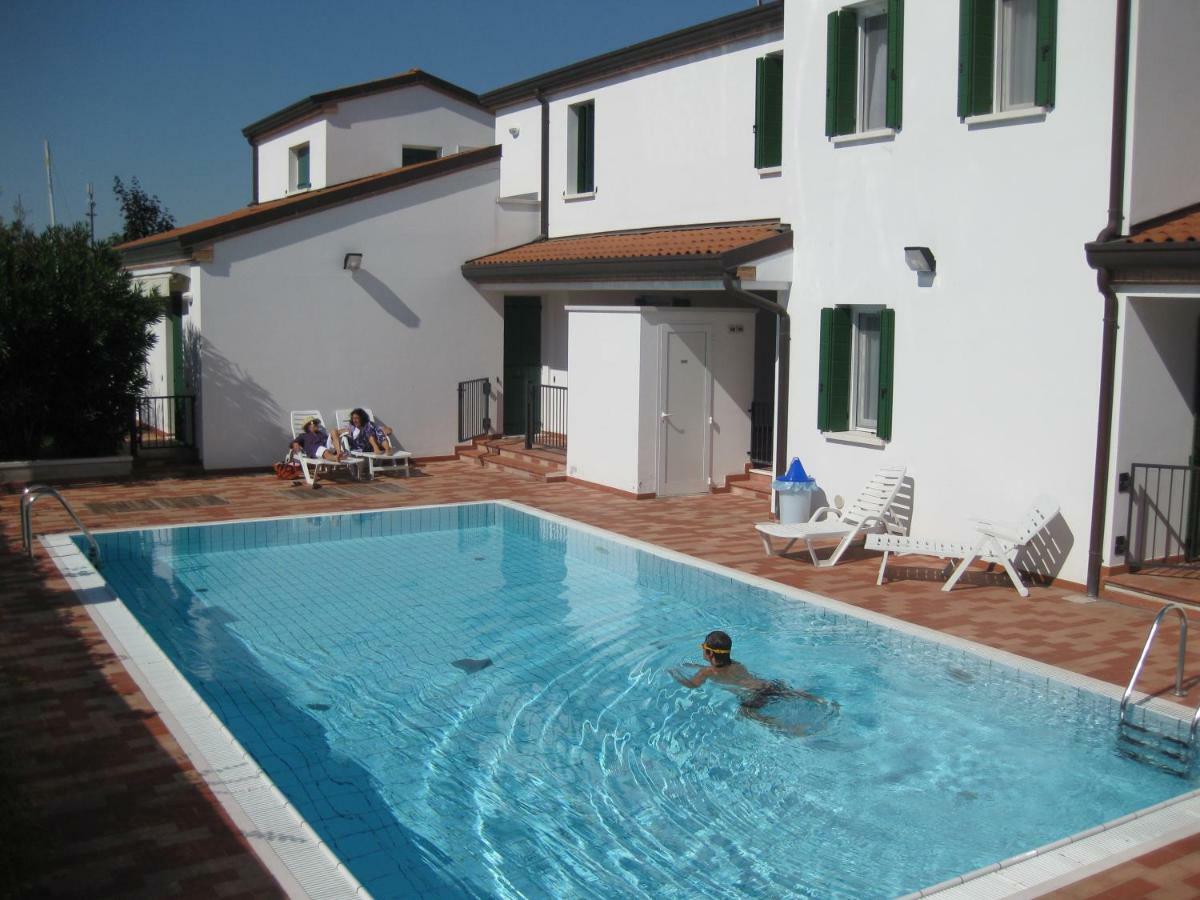 Residence Tamerici Caorle Exteriör bild